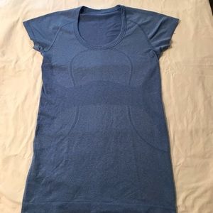 Lululemon crew neck shirt